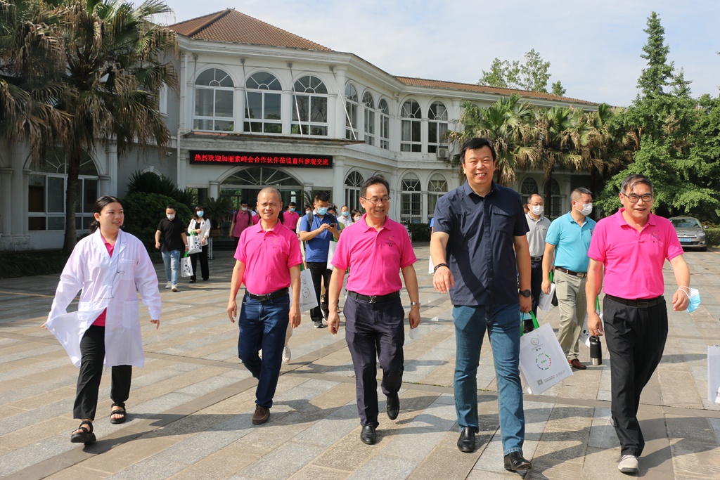 news02.jpg news02.jpg